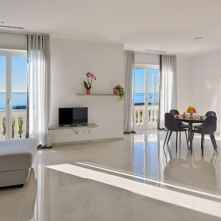 Cicolombo Apartment Santo Stefano al Mare Room photo